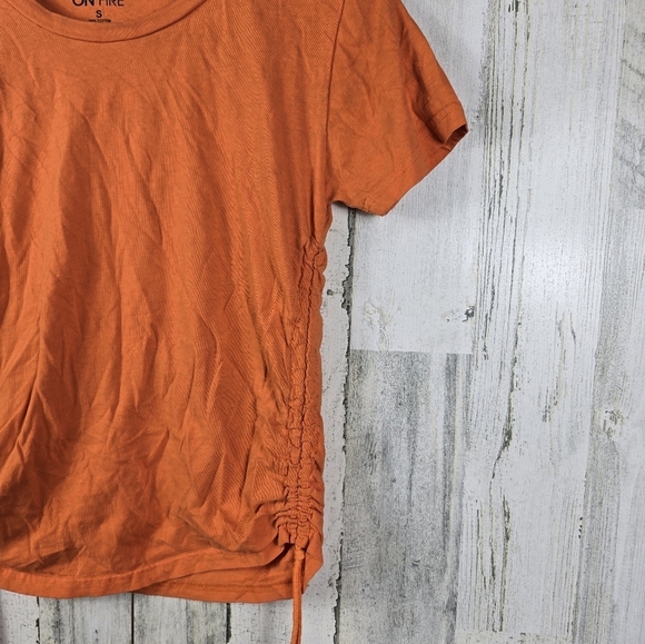 on fire orange ruched short sleeve tshirt women's size small - Picture 2 of 7